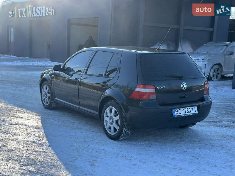 Хетчбек Volkswagen Golf 2003 в Львові