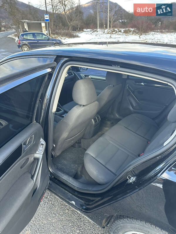 Хетчбек Volkswagen Golf 2012 в Перечині