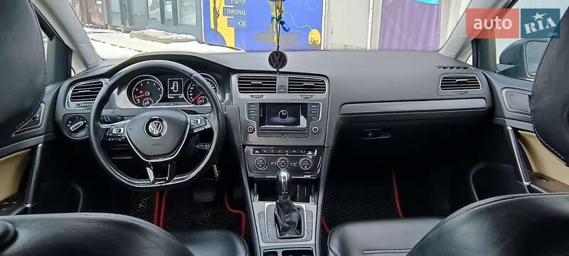 Хетчбек Volkswagen Golf 2012 в Києві