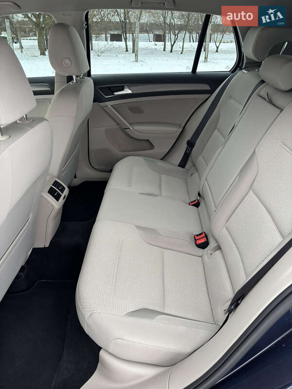 Хэтчбек Volkswagen Golf 2013 в Нетешине фото 23 Хэтчбек Volkswagen Golf 2013 в Нетешине