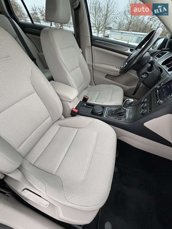 Хэтчбек Volkswagen Golf 2013 в Нетешине фото 30 Хэтчбек Volkswagen Golf 2013 в Нетешине