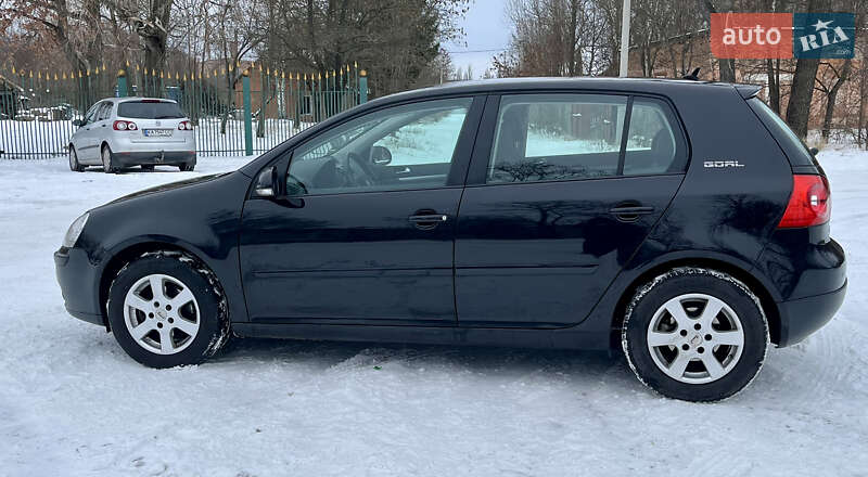 Хетчбек Volkswagen Golf 2006 в Коростені