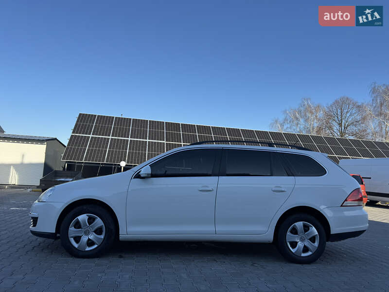 Універсал Volkswagen Golf 2009 в Володимирі