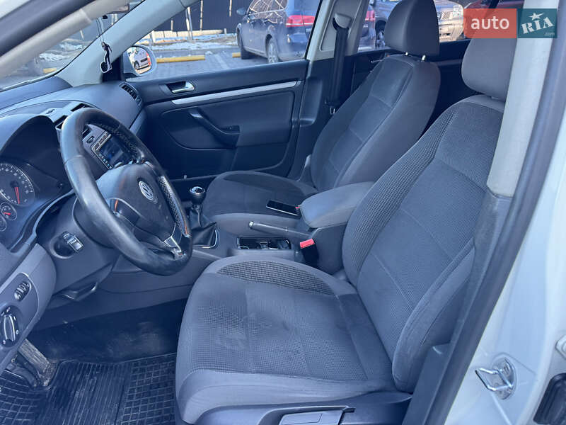 Універсал Volkswagen Golf 2009 в Володимирі