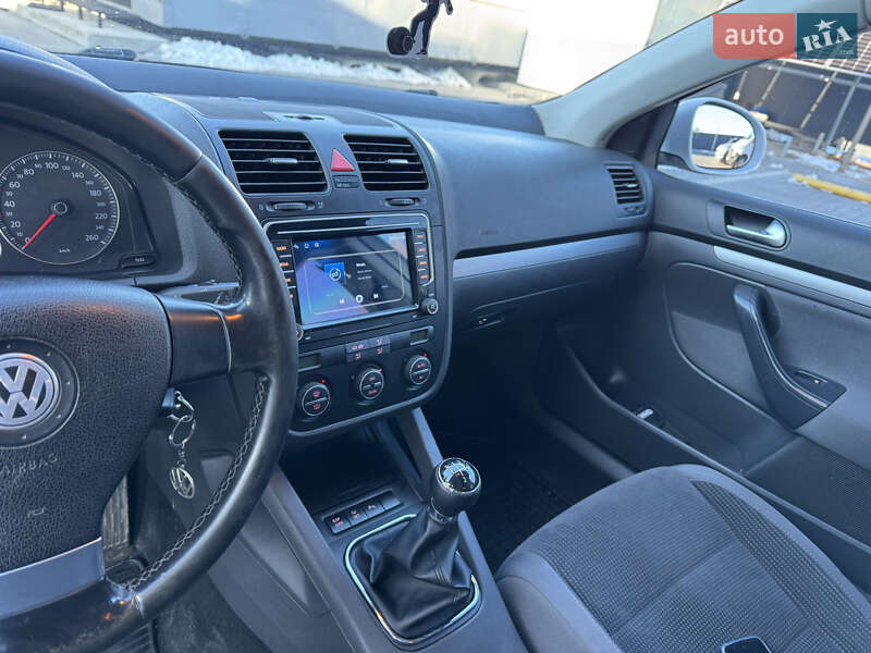 Універсал Volkswagen Golf 2009 в Володимирі