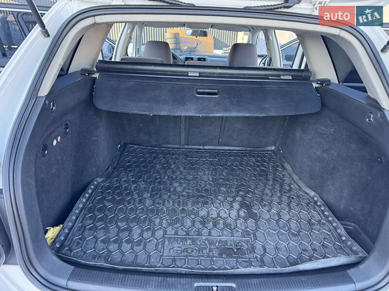 Універсал Volkswagen Golf 2009 в Володимирі