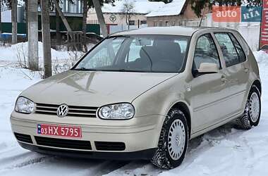 Хэтчбек Volkswagen Golf 2003 в Красилове