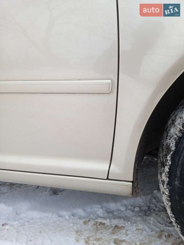 Хетчбек Volkswagen Golf 2003 в Красилові