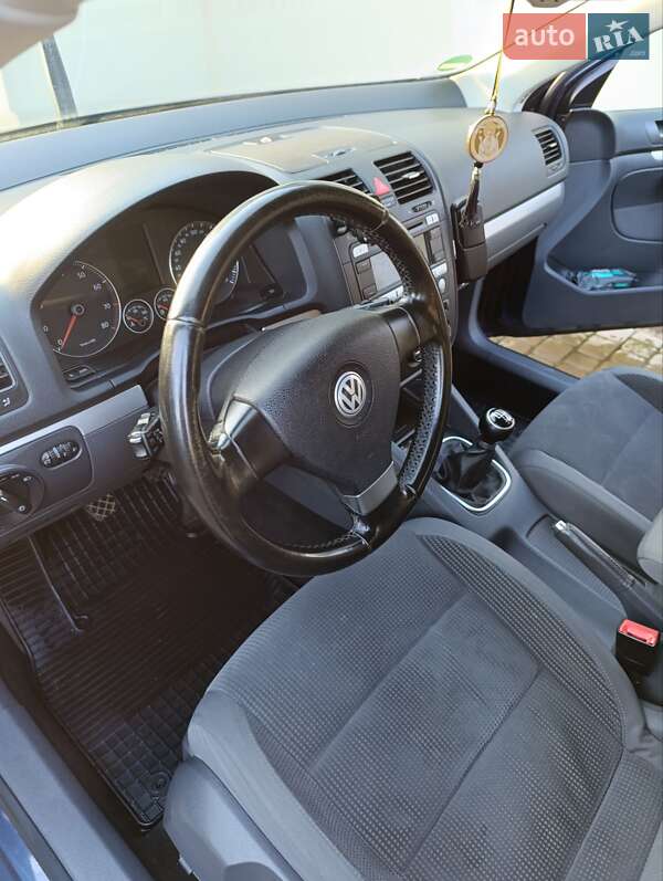 Універсал Volkswagen Golf 2009 в Луцьку