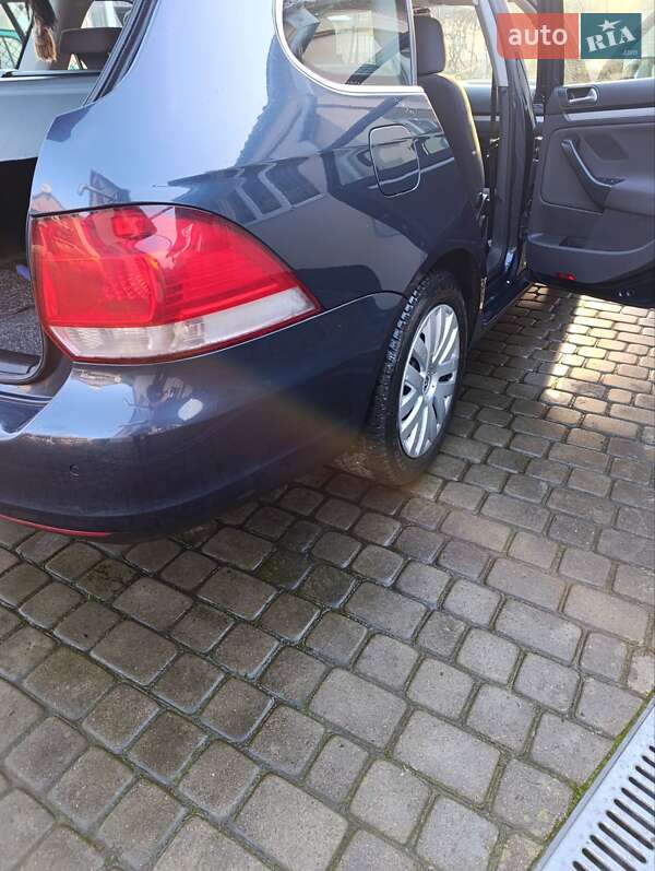 Універсал Volkswagen Golf 2009 в Луцьку