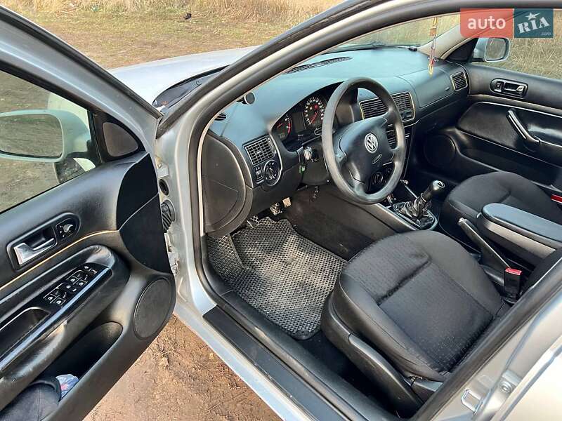 Універсал Volkswagen Golf 2002 в Слов'янську