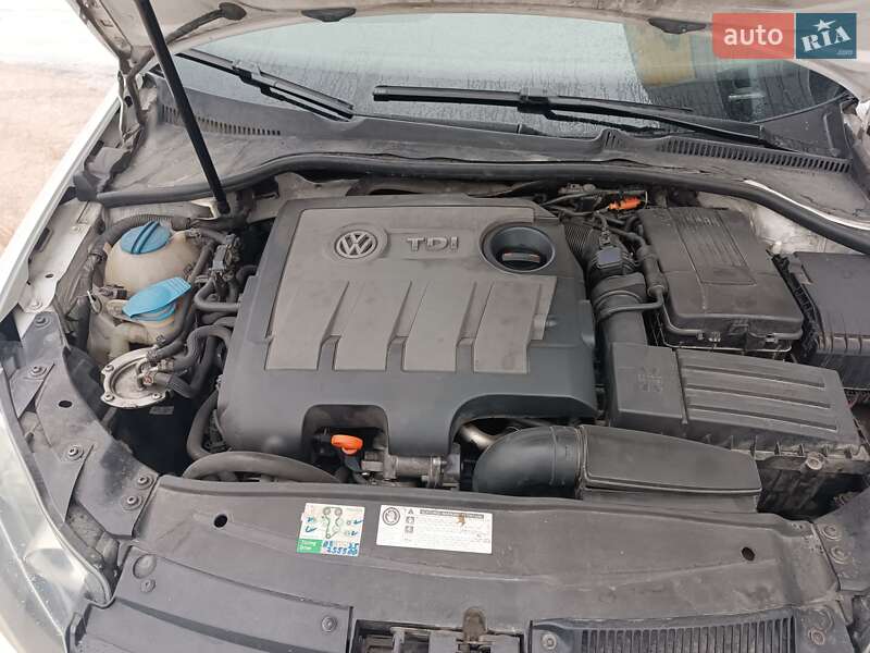 Універсал Volkswagen Golf 2011 в Вінниці