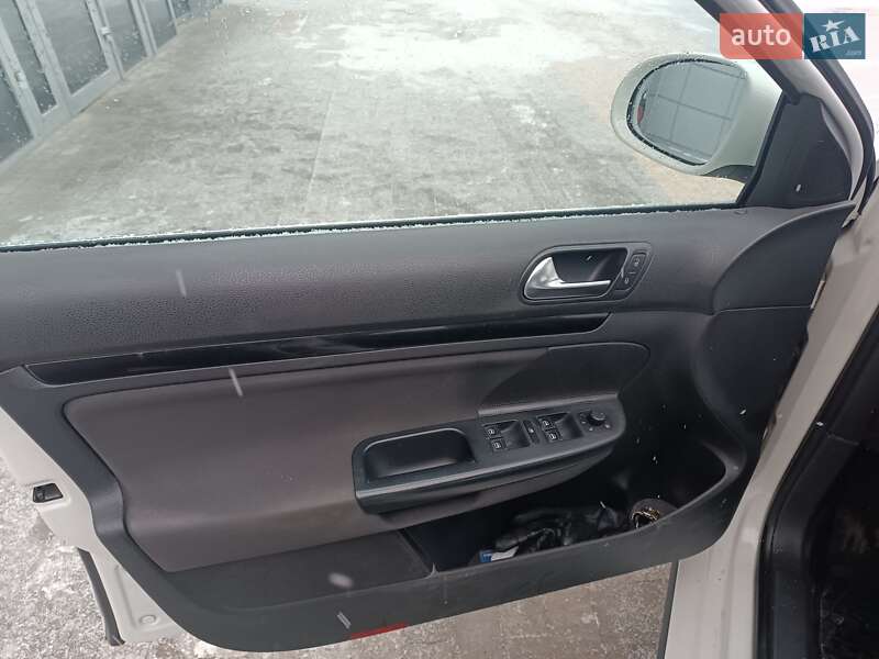 Універсал Volkswagen Golf 2011 в Вінниці