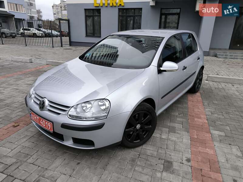 Хетчбек Volkswagen Golf 2006 в Черкасах