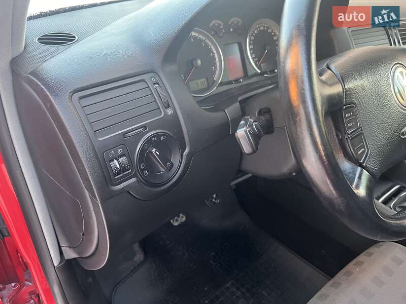 Універсал Volkswagen Golf 2006 в Тернополі