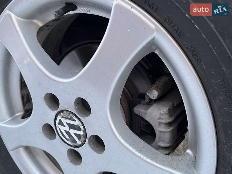 Універсал Volkswagen Golf 2006 в Тернополі