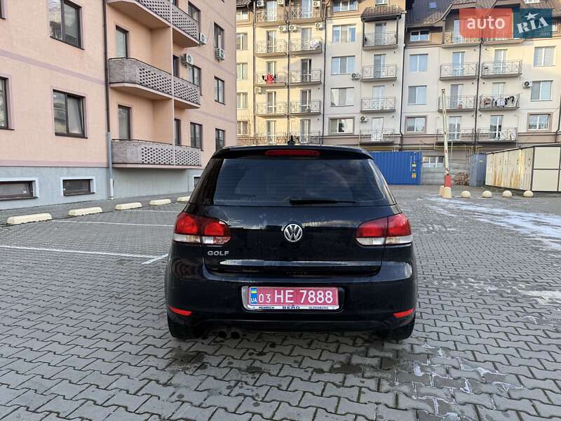 Хетчбек Volkswagen Golf 2010 в Ужгороді