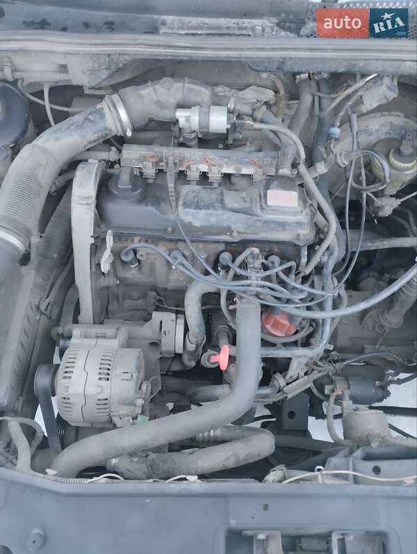 Хетчбек Volkswagen Golf 1996 в Краснокутську