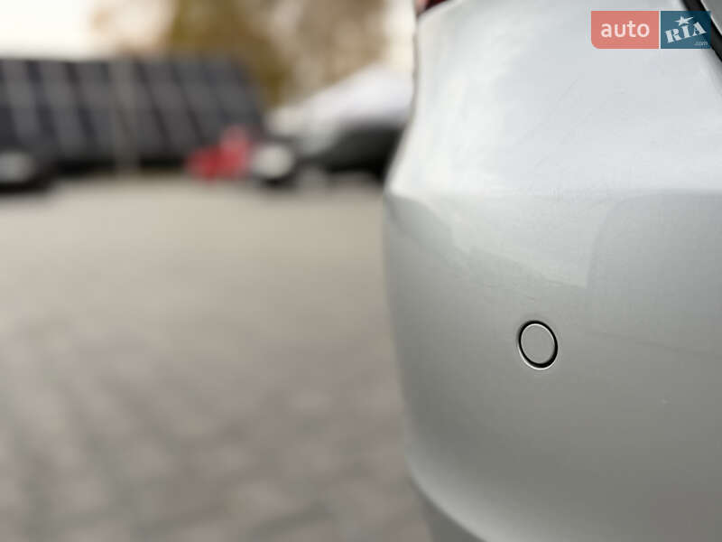 Універсал Volkswagen Golf 2011 в Володимирі