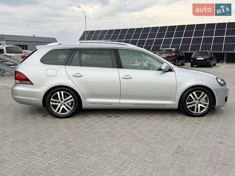 Універсал Volkswagen Golf 2011 в Володимирі