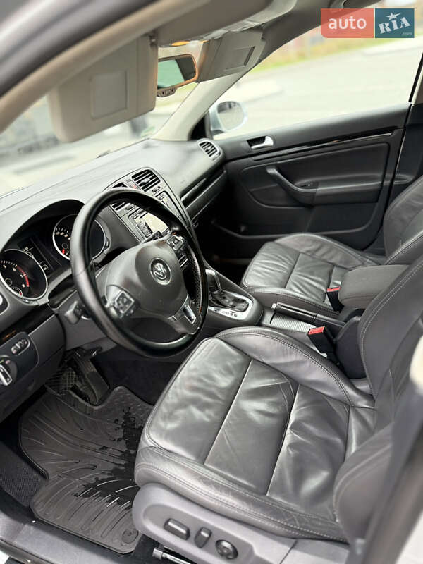 Універсал Volkswagen Golf 2011 в Володимирі