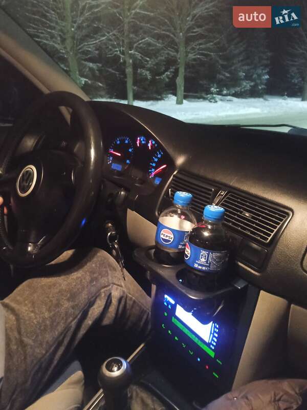 Хетчбек Volkswagen Golf 2000 в Новоукраїнці