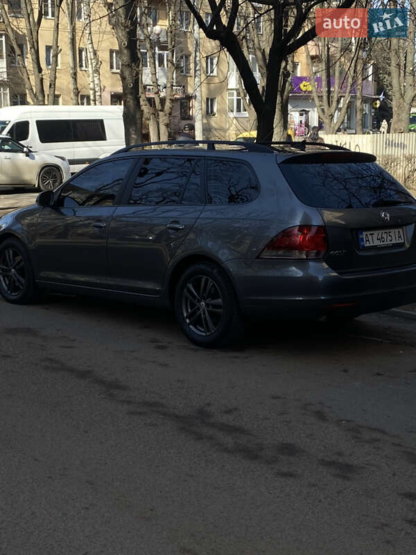 Універсал Volkswagen Golf 2012 в Богородчанах