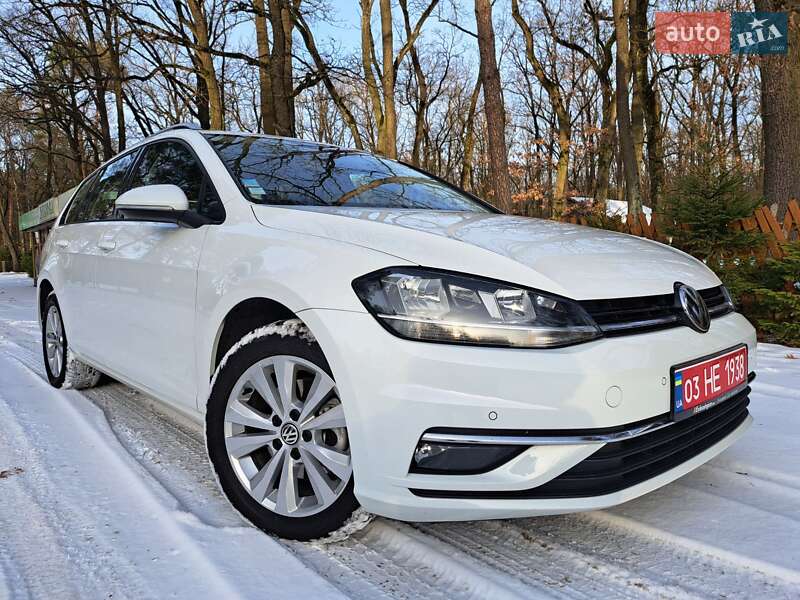 Універсал Volkswagen Golf 2019 в Луцьку