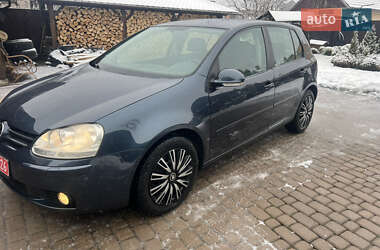 Хетчбек Volkswagen Golf 2006 в Мукачевому