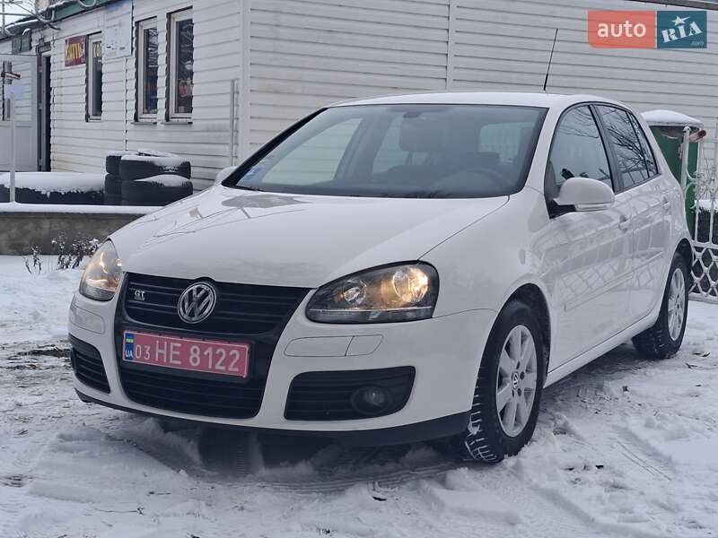 Хэтчбек Volkswagen Golf 2008 в Дубно