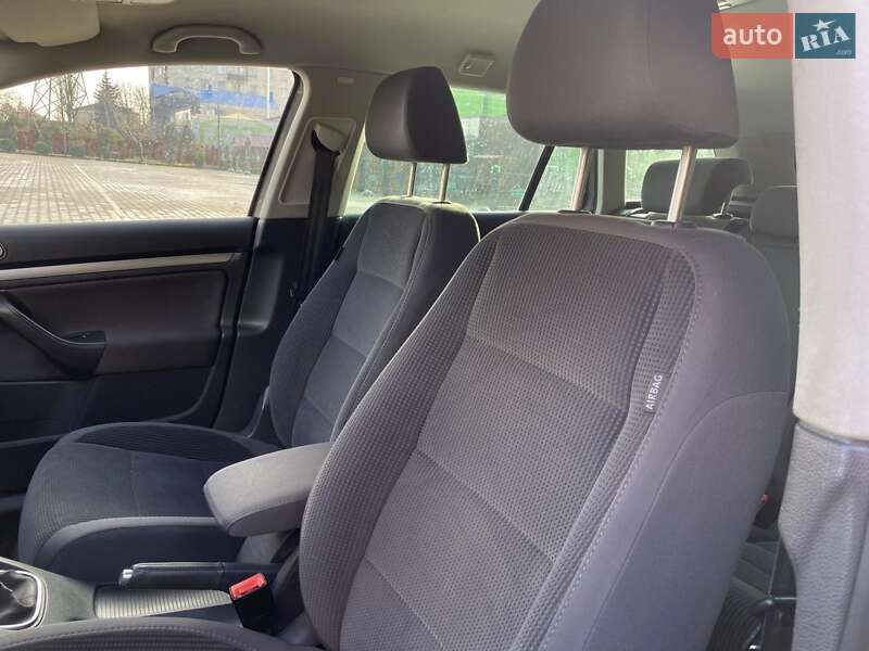 Универсал Volkswagen Golf 2009 в Вознесенске