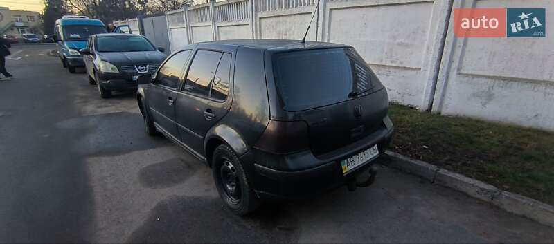 Хэтчбек Volkswagen Golf 2000 в Виннице