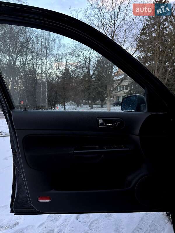 Хэтчбек Volkswagen Golf 2001 в Горохове