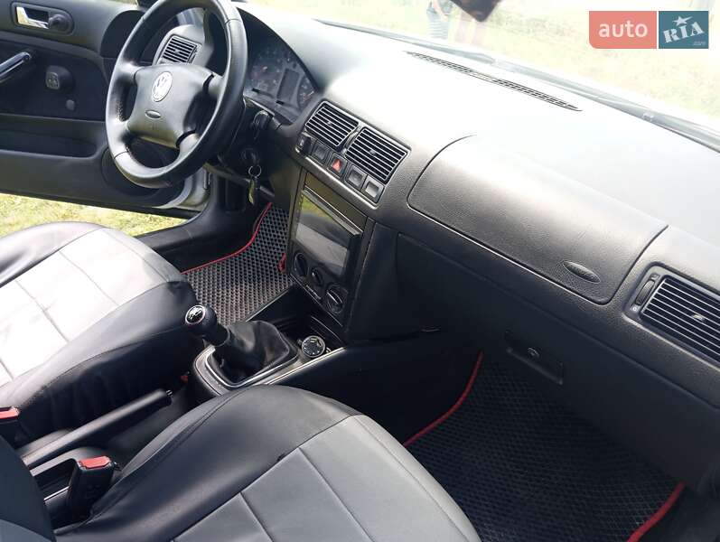 Універсал Volkswagen Golf 2000 в Сумах