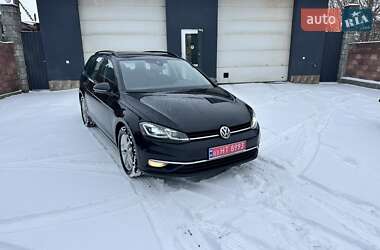 Универсал Volkswagen Golf 2019 в Луцке