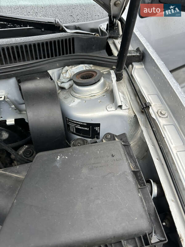 Хэтчбек Volkswagen Golf 1998 в Сокирянах