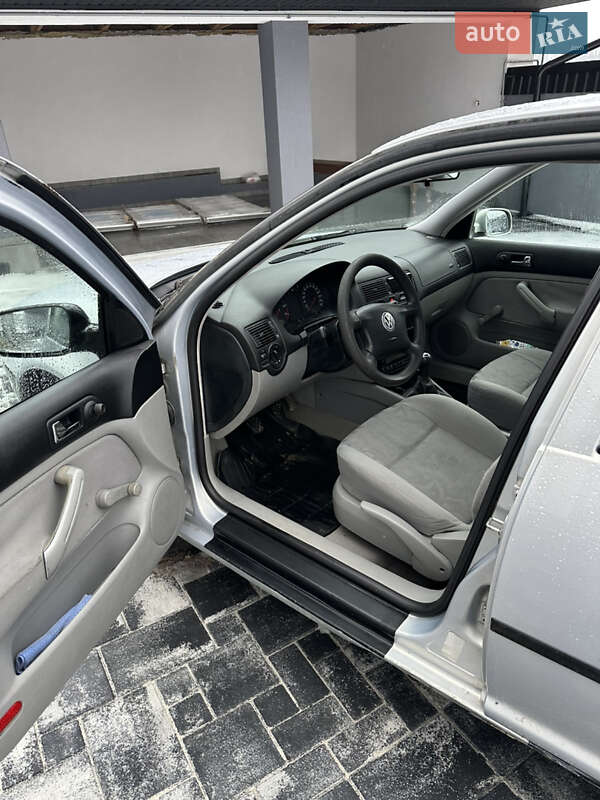 Хэтчбек Volkswagen Golf 1998 в Сокирянах