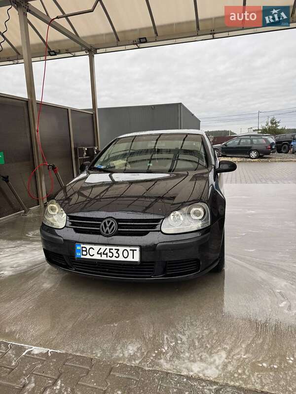 Volkswagen Golf 2004