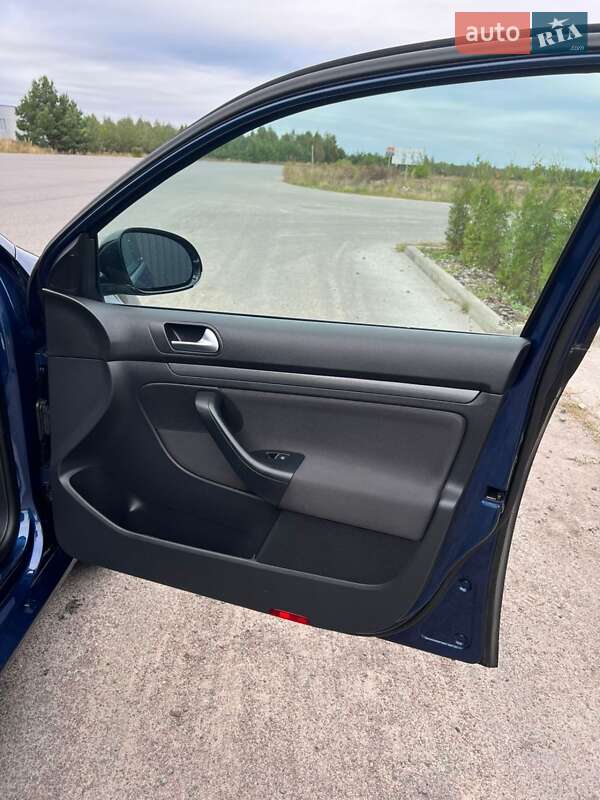 Универсал Volkswagen Golf 2011 в Дубровице фото 26 Универсал Volkswagen Golf 2011 в Дубровице