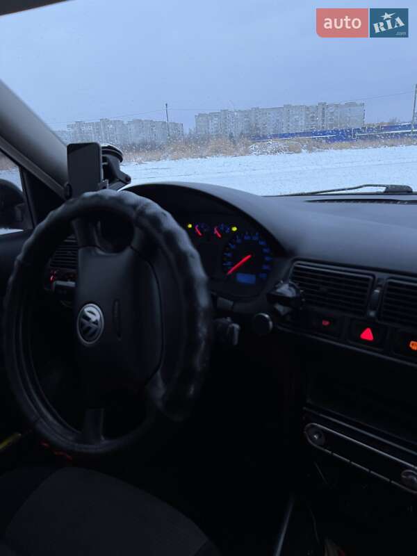 Хэтчбек Volkswagen Golf 2000 в Дрогобыче