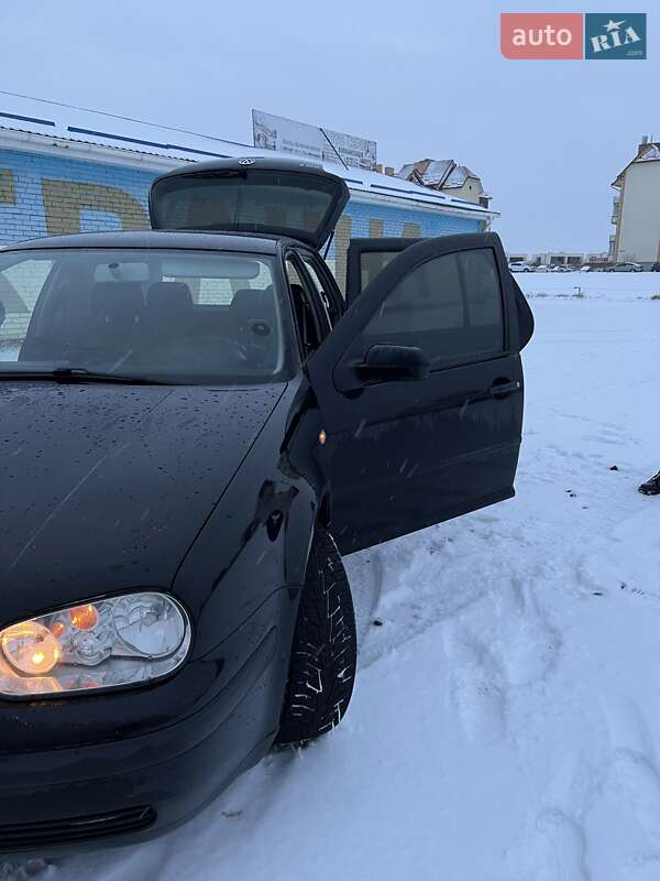 Хэтчбек Volkswagen Golf 2000 в Дрогобыче