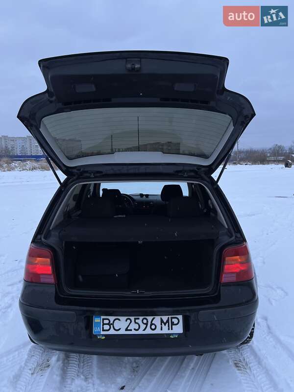 Хэтчбек Volkswagen Golf 2000 в Дрогобыче