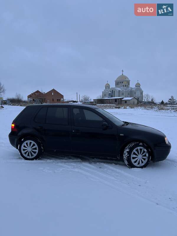 Хэтчбек Volkswagen Golf 2000 в Дрогобыче
