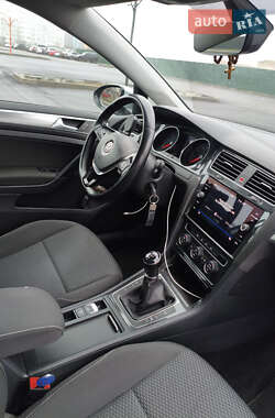 Универсал Volkswagen Golf 2018 в Чернигове