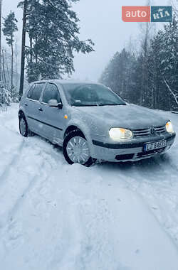 Хэтчбек Volkswagen Golf 2000 в Березному