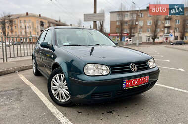 Хэтчбек Volkswagen Golf 2001 в Кривом Роге