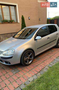 Хэтчбек Volkswagen Golf 2005 в Мукачево