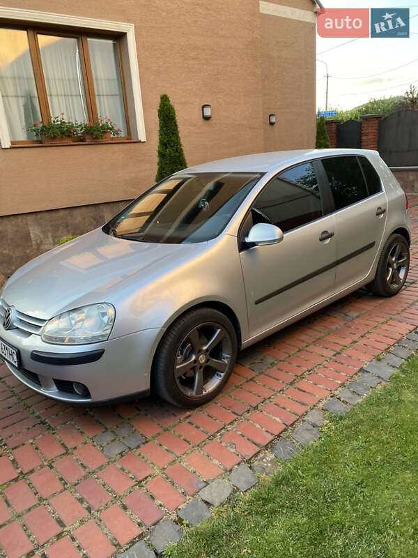 Volkswagen Golf 2005