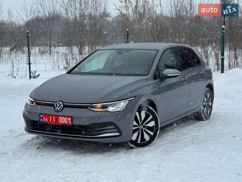 Хэтчбек Volkswagen Golf 2023 в Львове