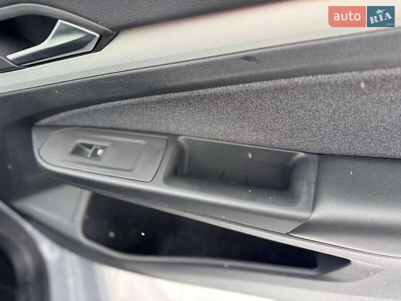 Хэтчбек Volkswagen Golf 2023 в Львове